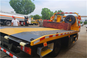 吴兴附近拖车电话号码服务